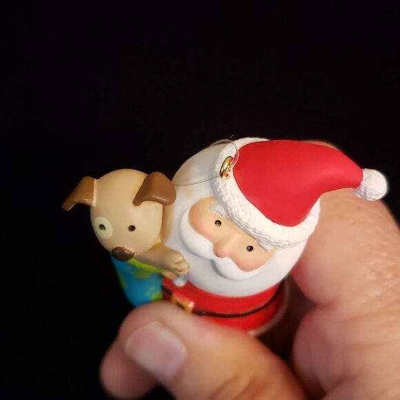 NWOT Santa and Puppy Resin Christmas Ornament - Picture 5 of 6